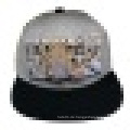 Snapback Cap mit Metallabzeichen 1608
